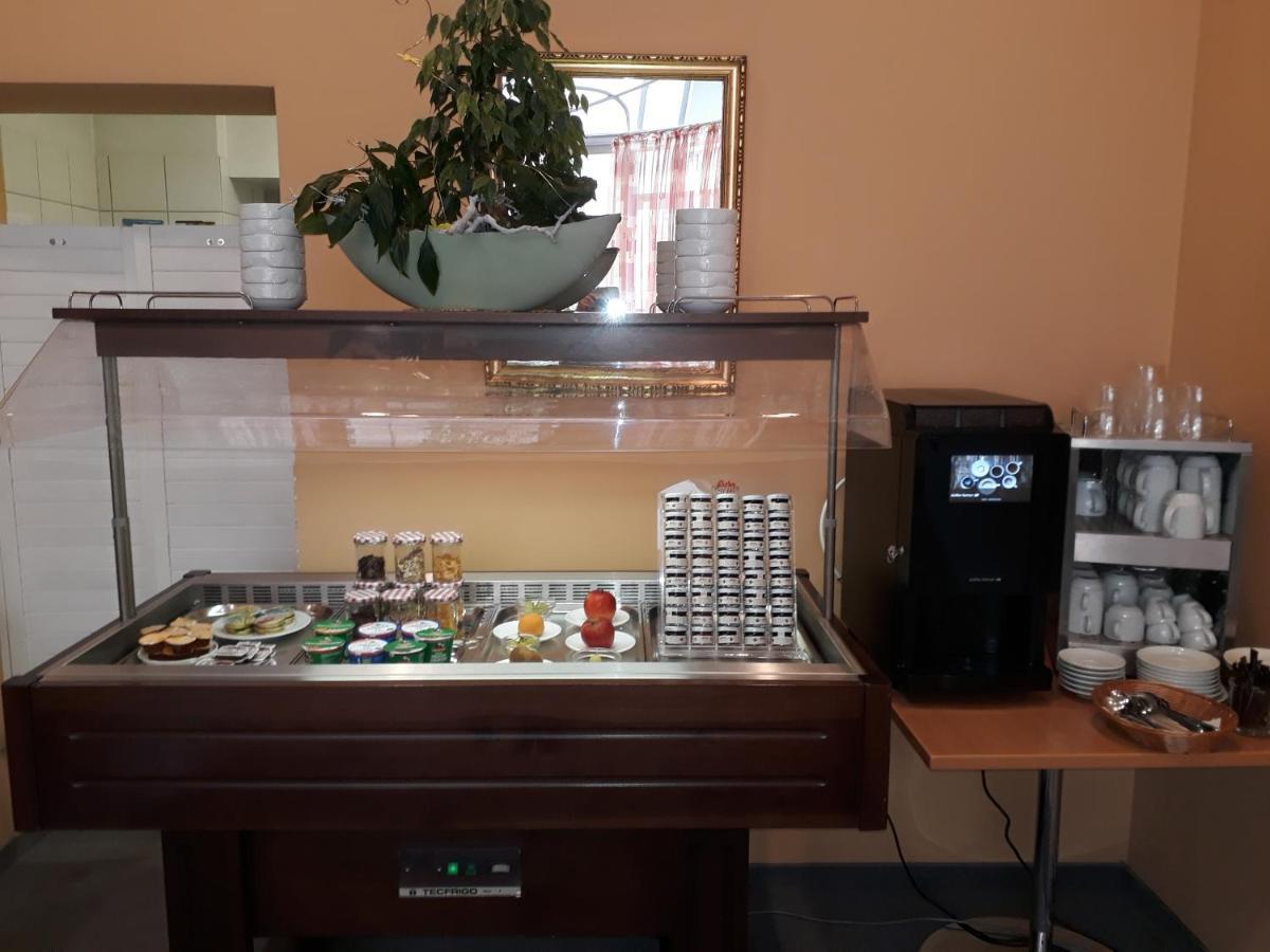 Hotel Garni Am Markt - Businesshotel - Fruehstuecksbuffet - Fahrradabstellplatz - Hunde Willkommen นอยชตัดท์ เบย โคบวร์ก ภายนอก รูปภาพ