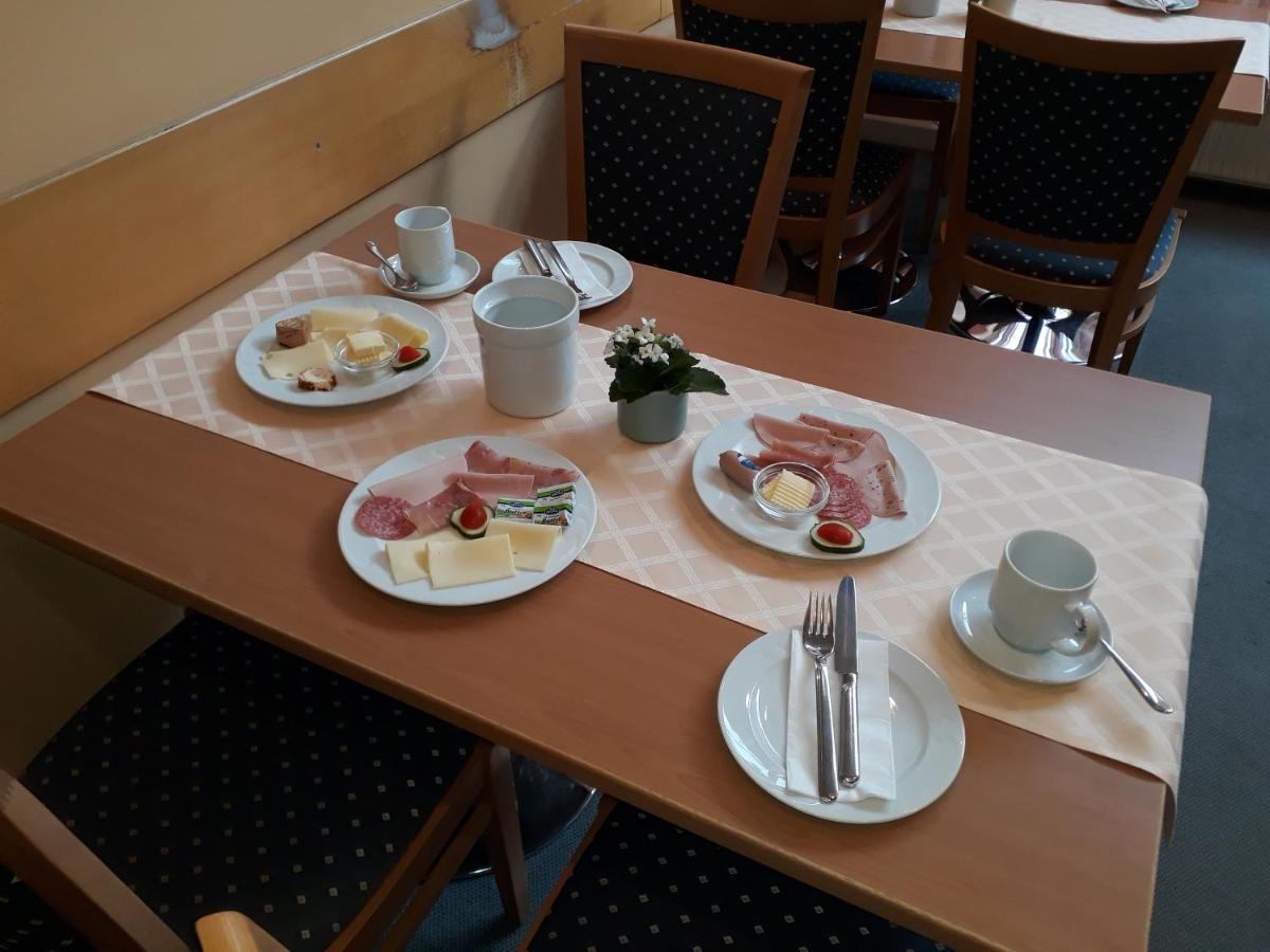 Hotel Garni Am Markt - Businesshotel - Fruehstuecksbuffet - Fahrradabstellplatz - Hunde Willkommen นอยชตัดท์ เบย โคบวร์ก ภายนอก รูปภาพ