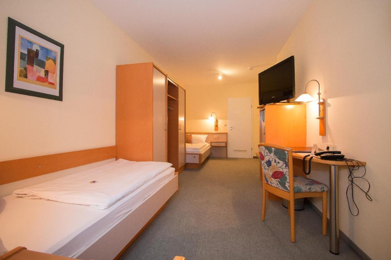 Hotel Garni Am Markt - Businesshotel - Fruehstuecksbuffet - Fahrradabstellplatz - Hunde Willkommen นอยชตัดท์ เบย โคบวร์ก ภายนอก รูปภาพ