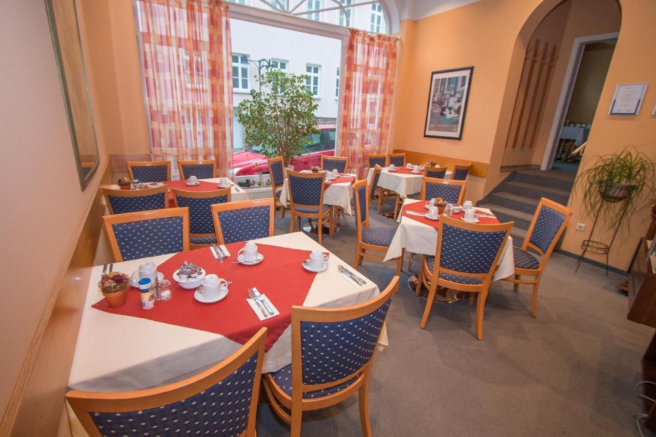 Hotel Garni Am Markt - Businesshotel - Fruehstuecksbuffet - Fahrradabstellplatz - Hunde Willkommen นอยชตัดท์ เบย โคบวร์ก ภายนอก รูปภาพ